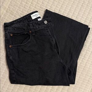 Abercrombie Curve Love 90’s Relaxed Jean High Rise